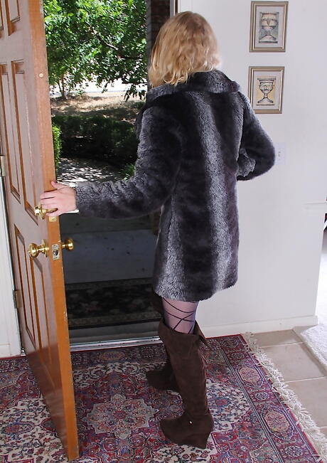 Sultry blonde aged Annabelle in fancy pantyhose exposes her ass and bald pussy 